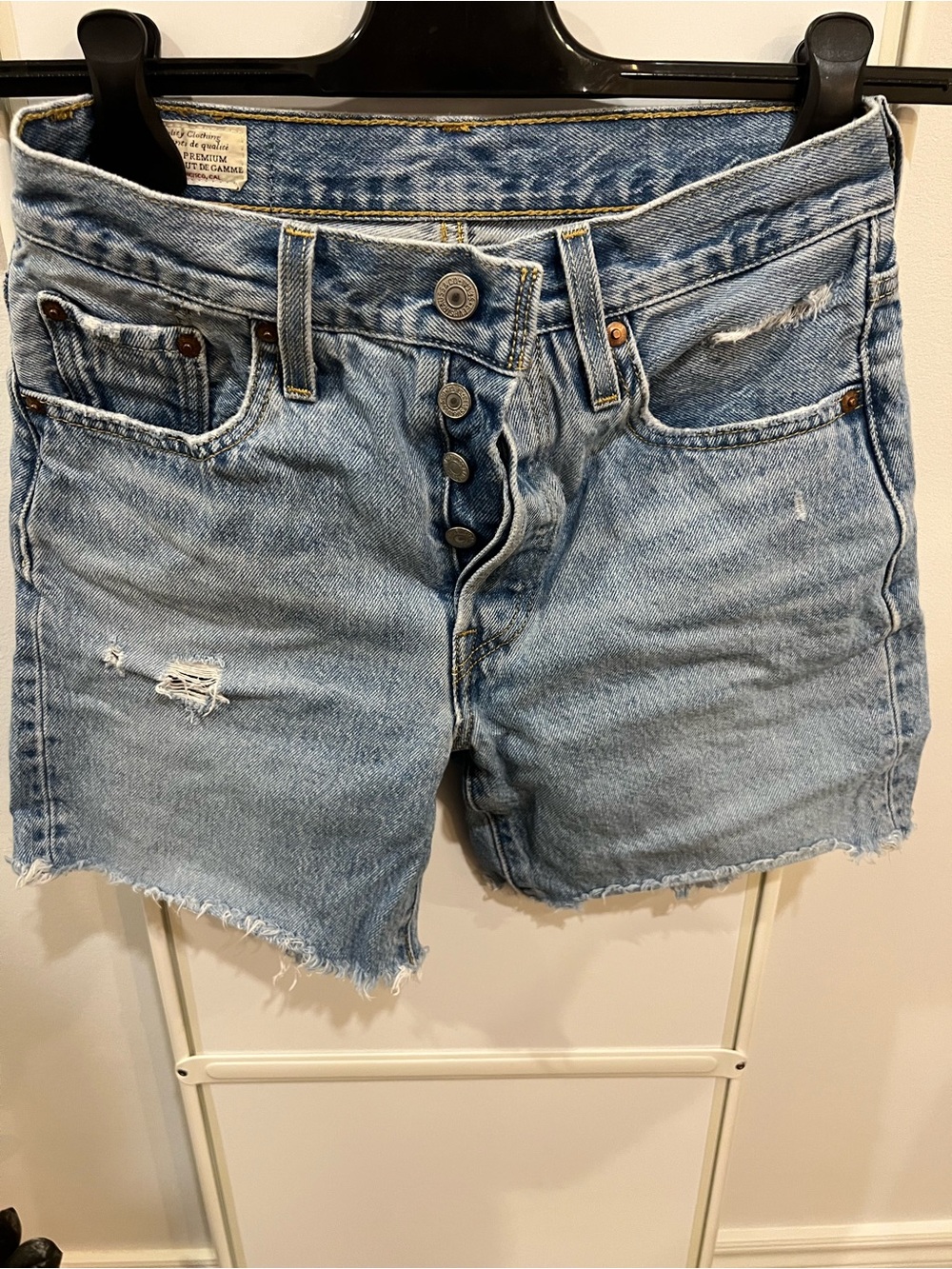 Levi’s Cutoff Shorts - Picture 3 of 8